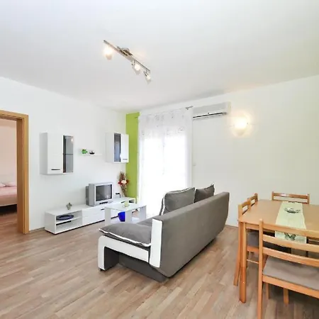 公寓 With A Parking Space - 15607